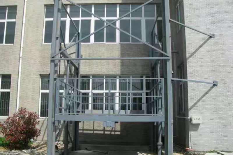 升降货梯是一种起重升降机械设备